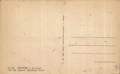 CPA Nevers el mariscal visto Loire de Foch del jardin publico