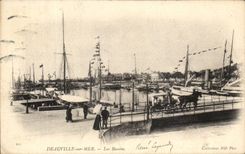 CPA Deauville en el mar los barcos de los lavabos