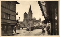 CPA Lisieux el Saint Pierre de Church y la casa vieja