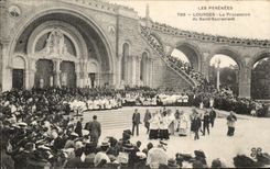 CPA Lourdes the Procession of Saint the Sacrament