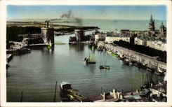 CPA La Rochelle Vision panoramica de los barcos portuarios