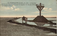 CPA Noirmoutier Goa has Low tide Marks out beacons surmontees of paltes forms has balcony
