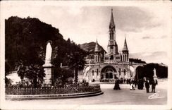 CPA Lourdes the Basilica and the Couronnee Virgin