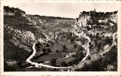 CPA Rocamadour Vue generale Les lacets de la route de Cahors