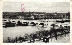CPA Tours Le Pont Wilson et la Loire