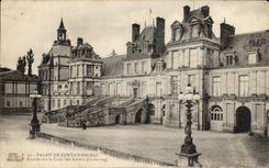 CPA Palate De Fontainebleau Frontage On the Court Of the Good-byes