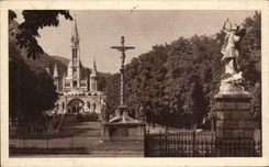 CPA Lourdes the Basilica and the Esplanade