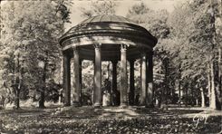 CPA Versailles And its Wonders Gardens of Small Trianon Temple of the love