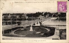 CPA Tours Vue generale du grand Pont de pierre et la Loire