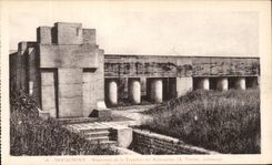 CPA Douaumont Monument Of Sliced Militaria Bayonets