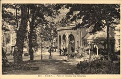 CPA Vichy Parc Et Source Des Celestins