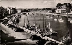 CPSM Baule the Dimension of Love View of the Port of Baule and Pouliguen Boats