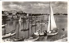 CPA Royan los barcos portuarios