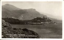 El hogar y la vista de la vieja gente del santo del punto del cabo de Jean del santo de CPA Ferrat en el jefe de la roca del perro de Monaco