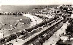 CPA Arcachon Vue Generale vers la Plage