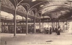 CPA Vichy La Galerie Des Sources