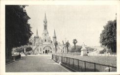 CPA Lourdes La Basilique Vue De l'Esplanade