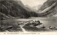 CPA Env De Cauterets the Lake Gaube and Vignemale