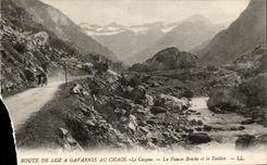 CPA Gavarnie Route De Luz A Au Chaos Le Casque La Fausse Breche et le Taillon