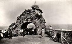 CPA Nos Belles Pyrenees Biarritz Rocher de la Vierge