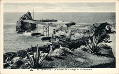 CPA Biarritz the Rock of the Virgin and the Footbridge