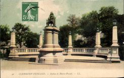 CPA Clermont Ferrand Statue of Blaise Pascal