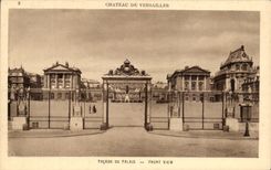 CPA Chateau De Versailles Facade Du Palais 