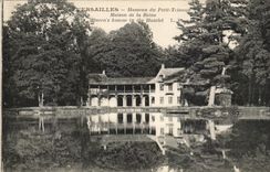CPA Versalles Hamlet de la pequena casa de Trianon de la reina