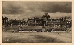 CPA Splendeors Et Charmes De Versailles Vue d'ensemble de la Facade du Palais
