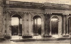CPA Versailles Grand Trianon Le Nouveau Peristyle Grat New Peristvle