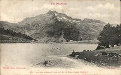 CPA Les Pyrenees Le Lac d'Aumar Et Le Neouvieille