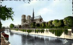 CPA Paris Seen towards the Apse of Notre Dame