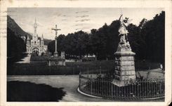 CPA Lourdes St Michel La Crioix de Bretons et la Basilique