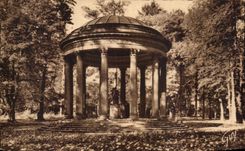 CPA Versailles Et Ses Merveilles Jardins Du Petit Trainon Le Temple De l'Amour