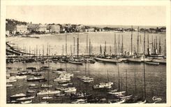 CPA Cannes the port Croiserre and the Large Hotels Boats