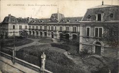 Escuela de la formacion del profesorado de CPA Limoges de las muchachas