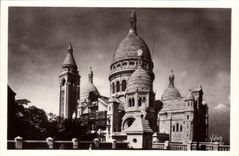 CPA Paris En Flanant la Basilique du Sacre Coeur Montmartre 