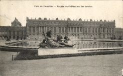 CPA Park of Versailles Frontage of the Castle on the Neptune Gardens