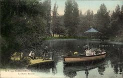 CPA Paris Chamont Hillocks the Boat Frontier runner