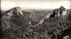 CPA the Beautiful Frenchwomen I' Auvergne Mont Gilds the rocks Tuiliere and Sanadoire and the valley of Rochefort