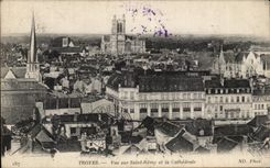 CPA Troyes Vue Sur Saint Remy Et La Cathedrale