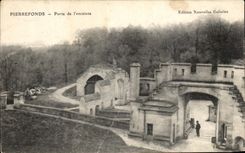 CPA Pierrefonds Porte de l'enceinte 