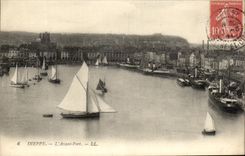CPA Dieppe L'Avant Port Bateau