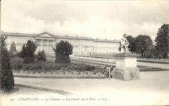 CPA Compiegne the Castle the Frontage on the park