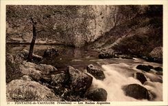 Fuente de CPA de Vaucluse las rocas de Argentees