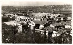 CPA Nimes Vue Generale et les Arenes