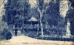 CPA Bordeaux the Public garden the Footbridge and the Kiosk