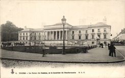 CPA Tours La Palais de Justice et le Quartier de Gendarmerie