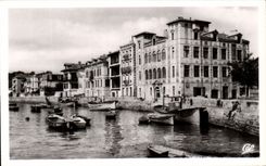 CPA St Jean De Luz Le Port et Maison de I'Infante