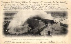 CPA Blarritz La Digue du Rocher de la VIerge par Gros Temps